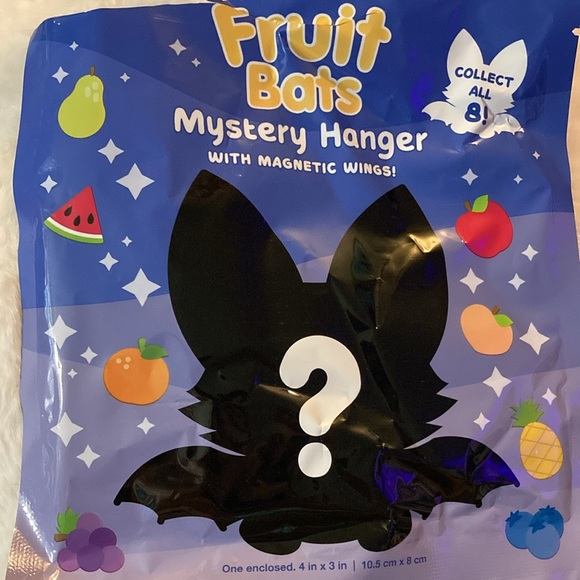 Blueberry fruit bat plush hanger - Picture 5 of 5